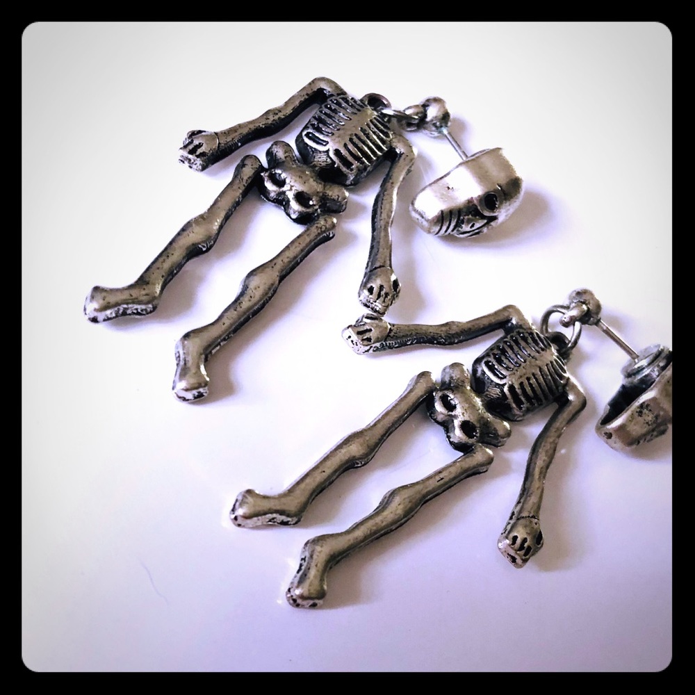 🌷Alloy Skeleton  Earrings